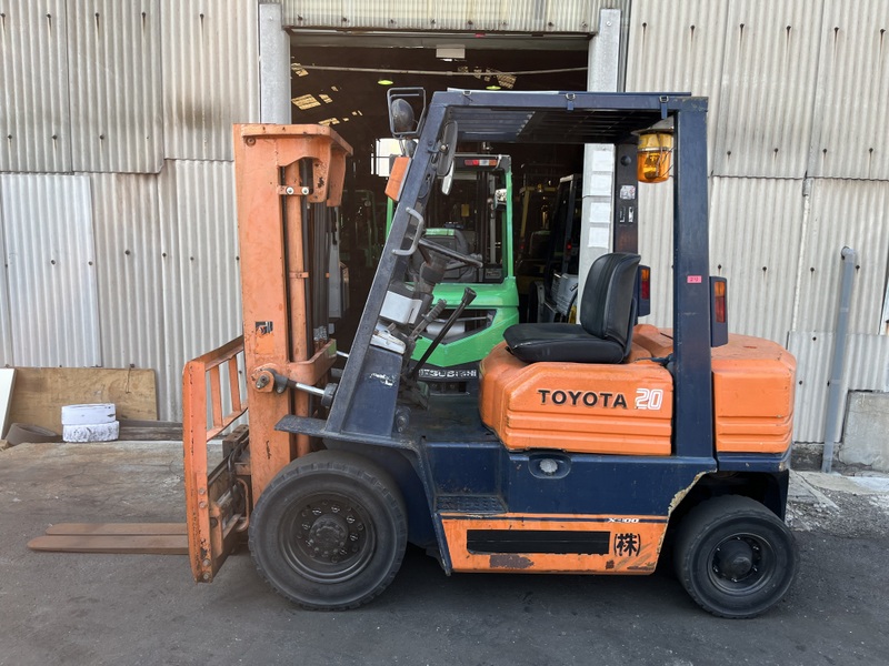 トヨタ5FGL20 フォークリフト