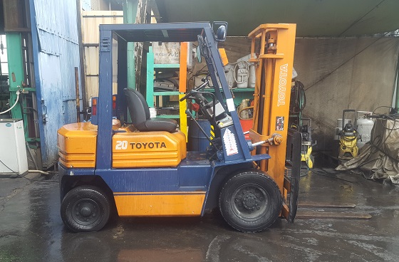トヨタ5FGL20 フォークリフト