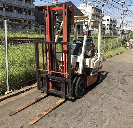 日産ガソリンフォークリフト1.0トン。サイドシフト付