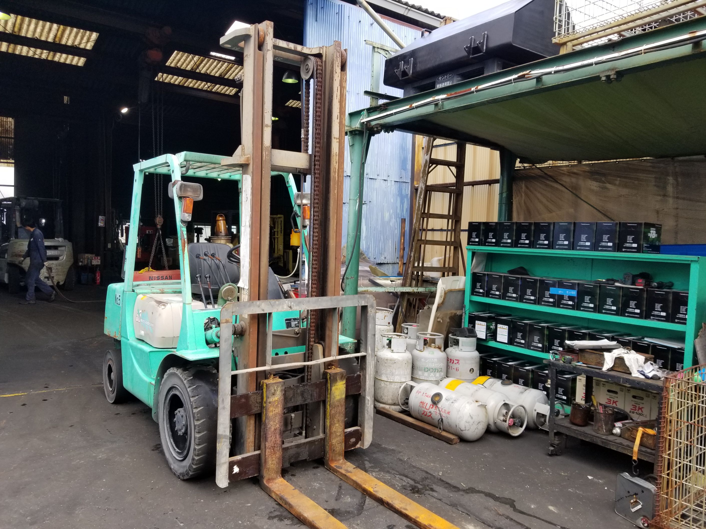 三菱 FD35A-F14C ディーゼル車 3.5トン 4mマスト – 中古フォークリフト