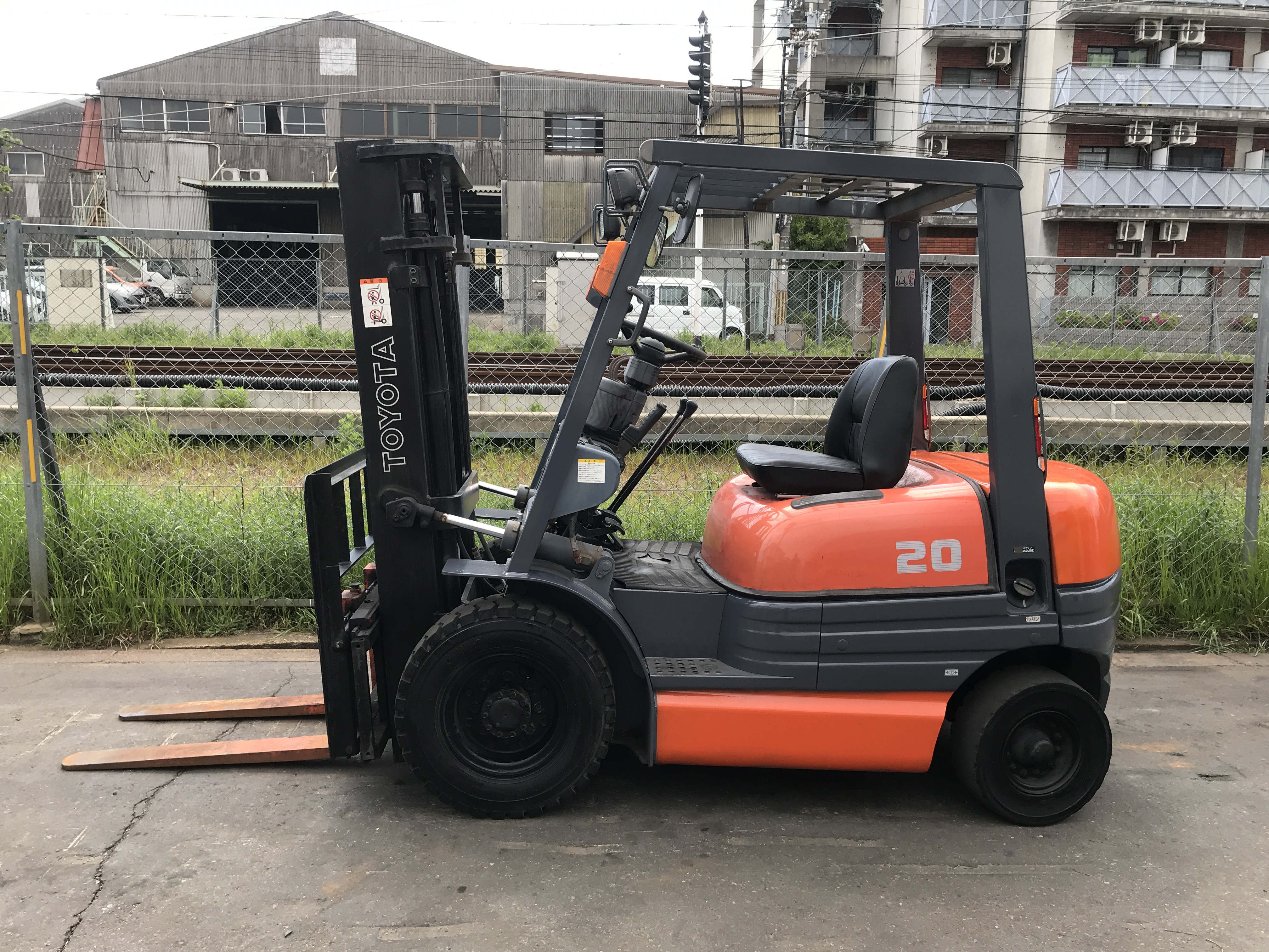 トヨタTOYOTA フォークリフト6FGL20 / 2.0t/ガソリン車/ 2733H 動作