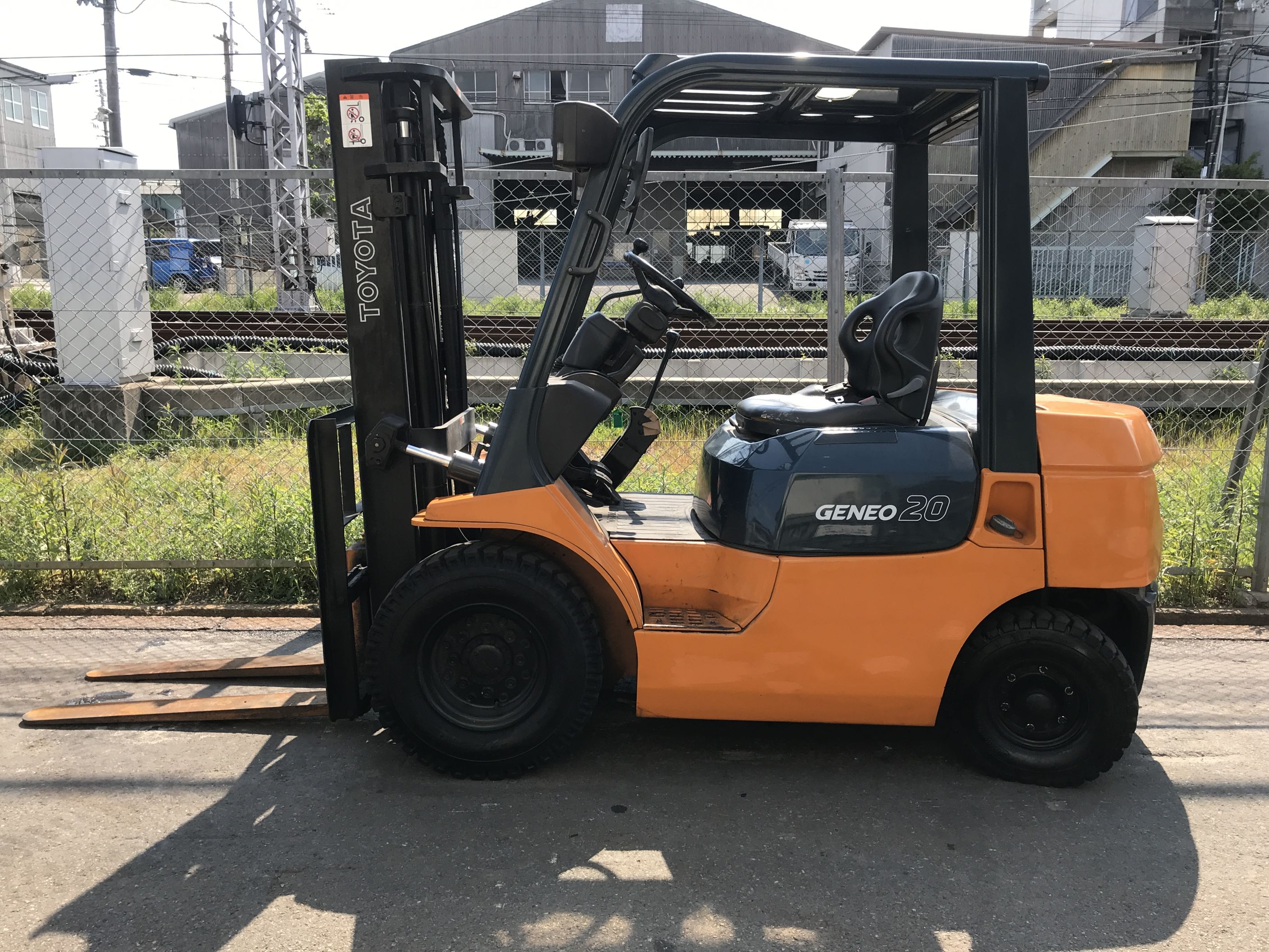 トヨタ 7FGL20 ガソリン車 3mマスト – 中古フォークリフト 株式会社