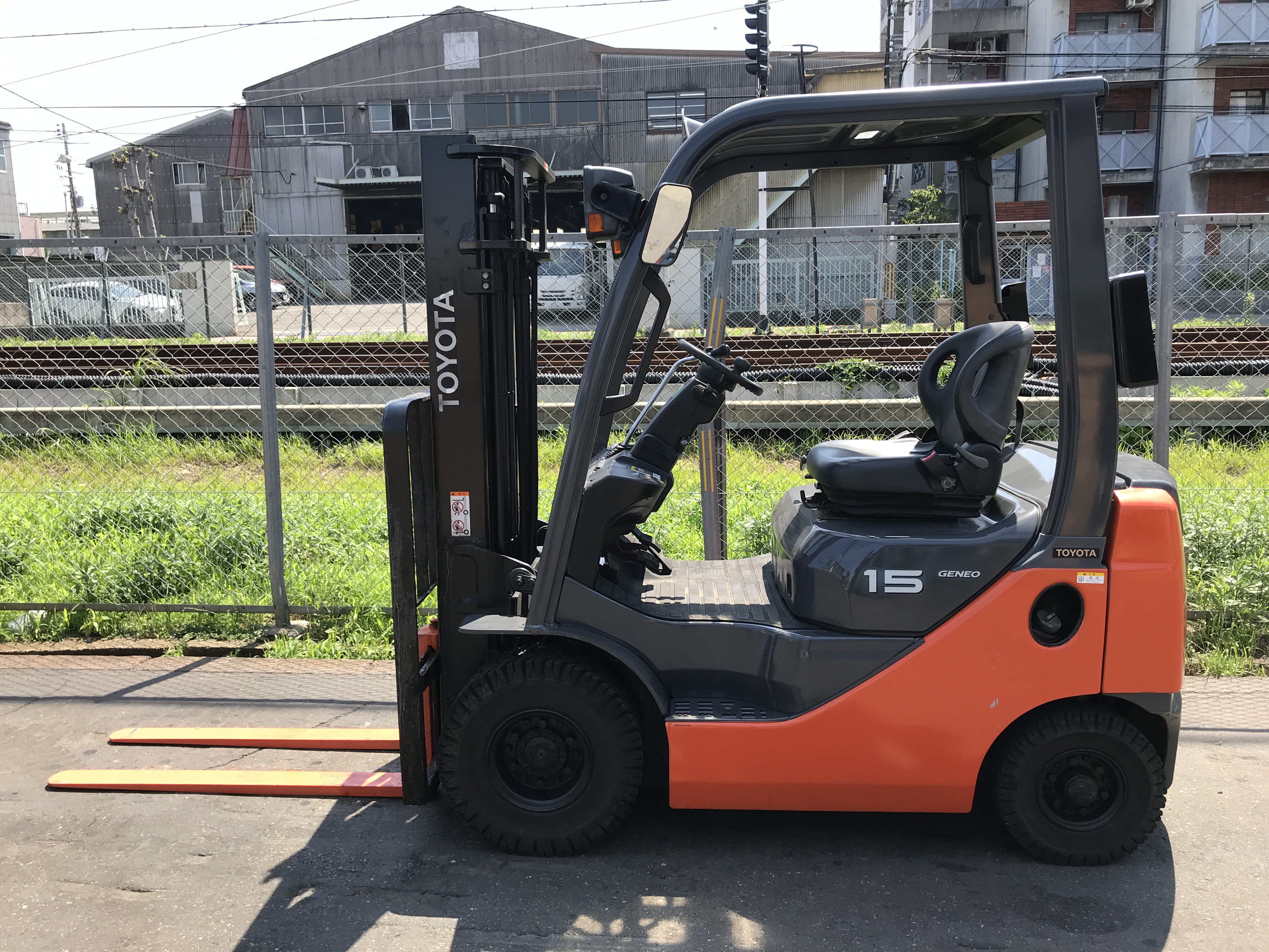 トヨタ 1.5トン ディーゼル車 3ⅿマスト 02-8FDL15 – 中古