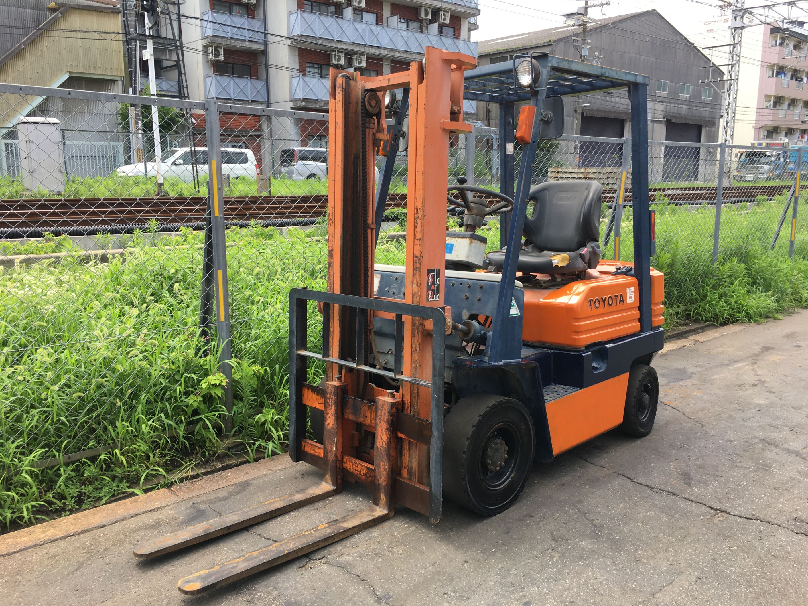 トヨタ 1.5トン ガソリン車 マニュアル 3mマスト 40-5FG15 – 中古