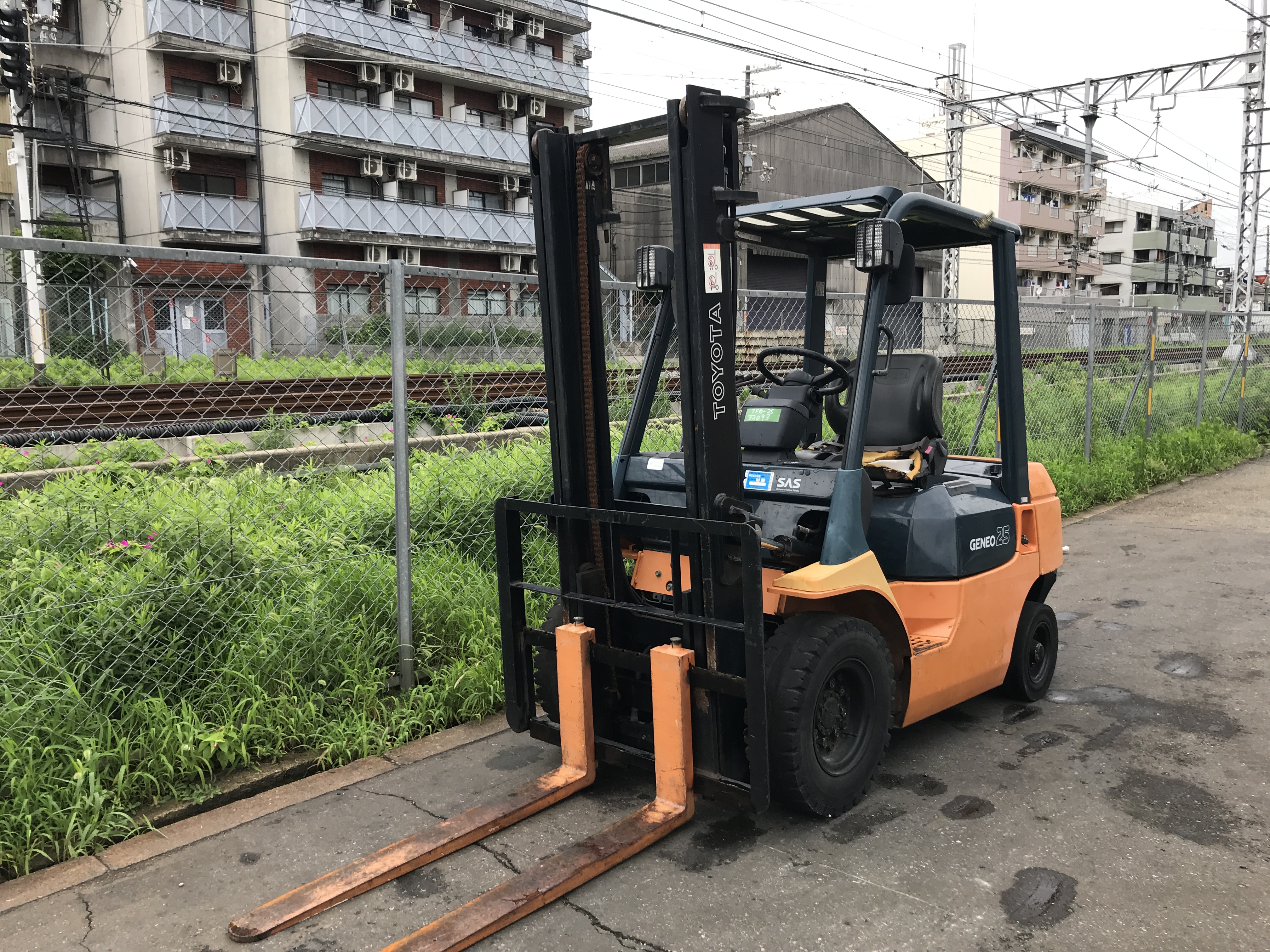 代理出品◆浜松発◆トヨタフォークリフト　7FD25 2.5トンクラス ディーゼル車　6700hr 最大高揚3000mm 再塗装 代理出品◇浜松発◇トヨタフォークリフト 7FD25 2.5トンクラス