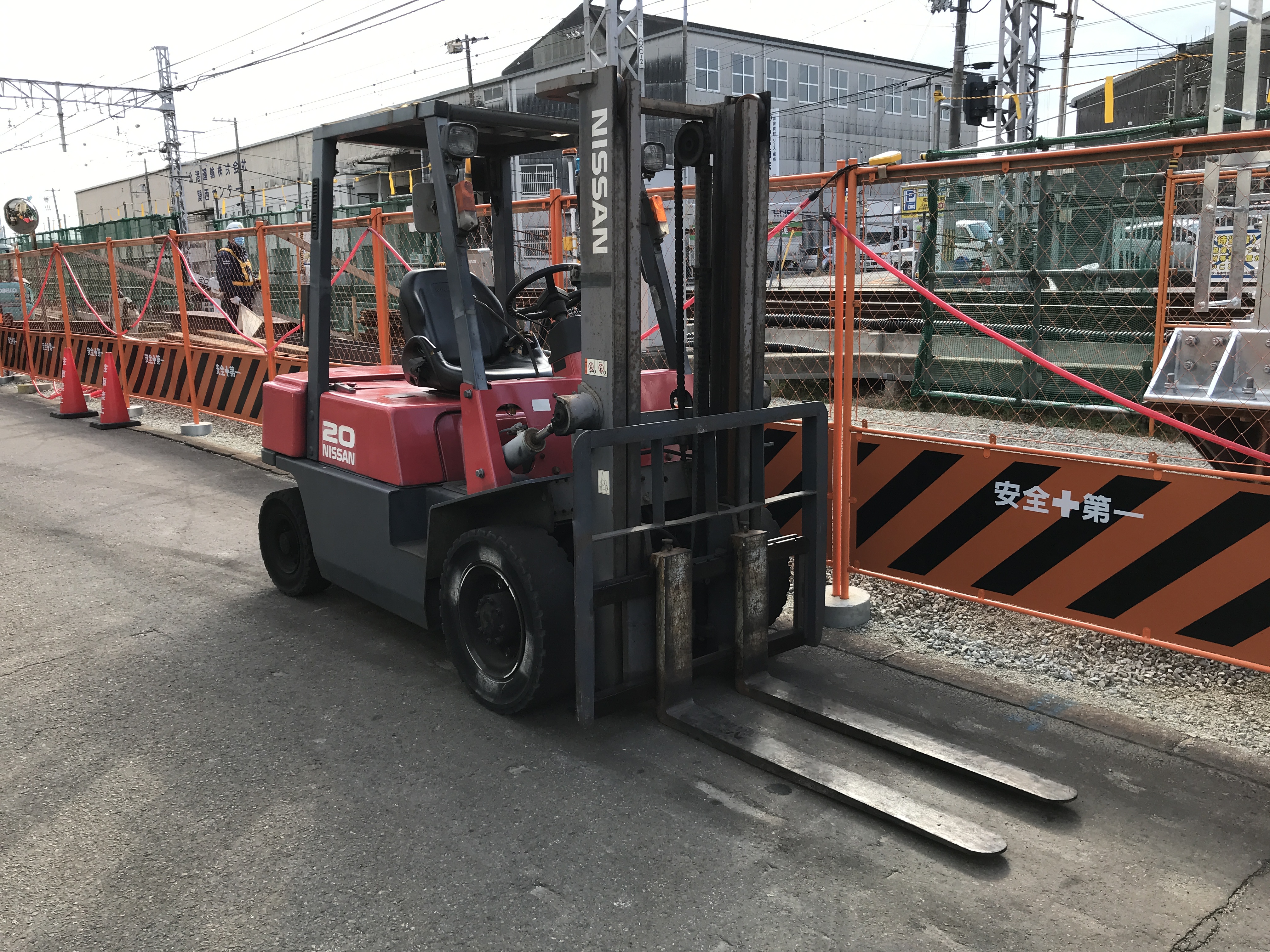 ニッサン フォークリフト 2t ガソリン