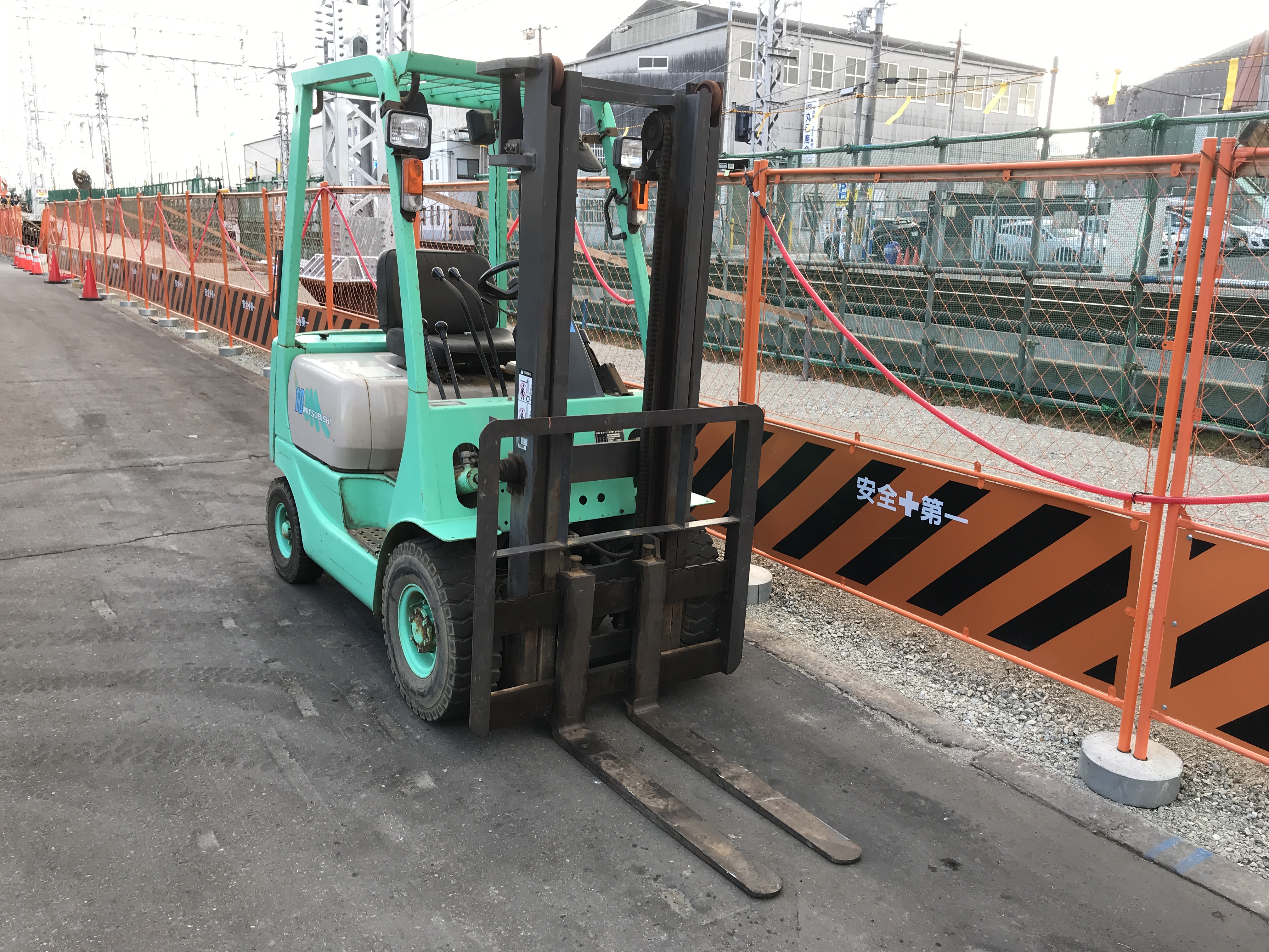 道内配送OK！ フォークリフト三菱FG20稼働時間少 2トン ※配送料