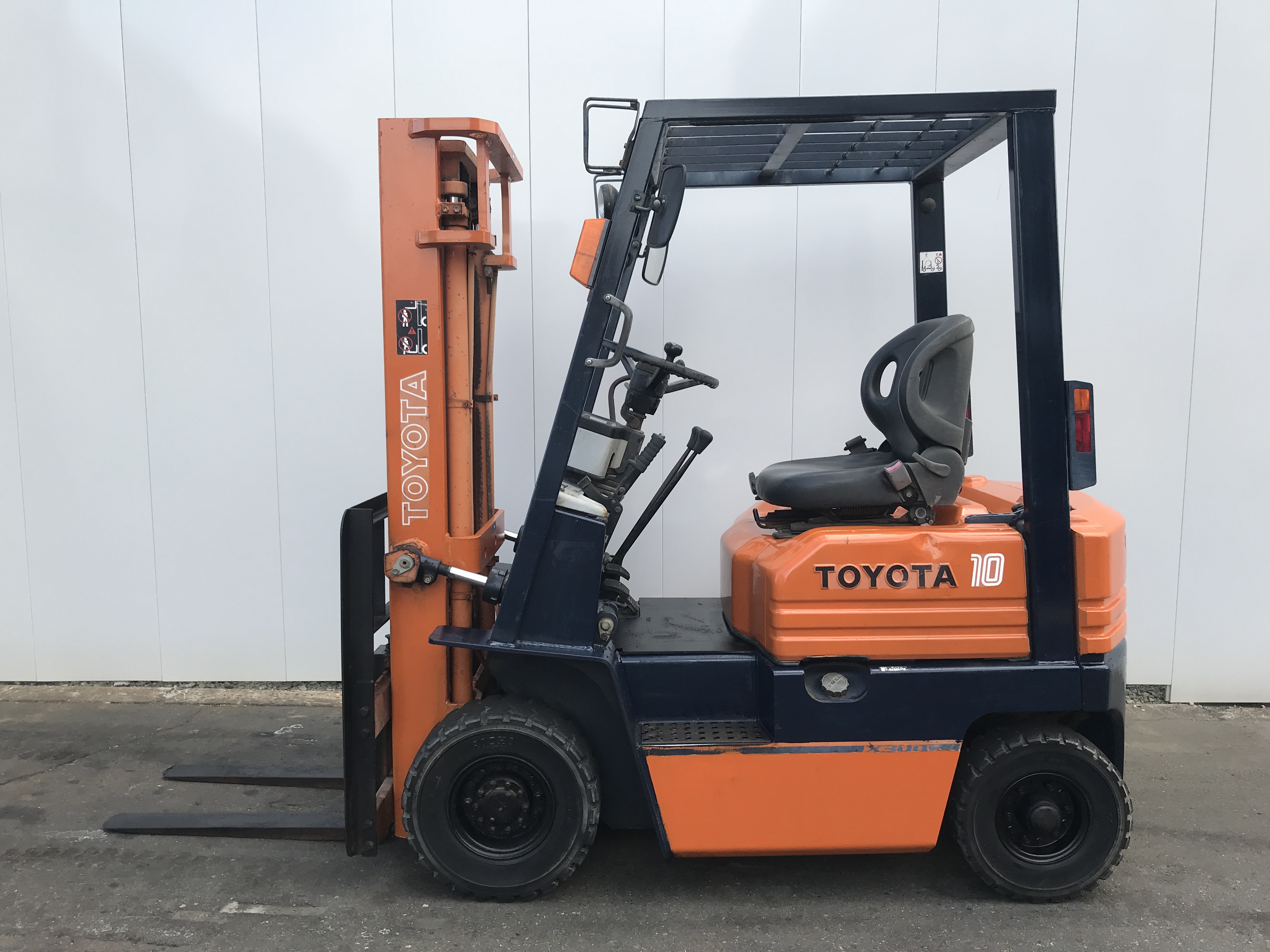 TOYOTA ◆トヨタ 5FGL10◆ 1.0tフォークリフト◆中古品◆555時 トヨタ 1.0ton ガソリン車 3ⅿマスト 5FGL10 – 中古フォークリフト