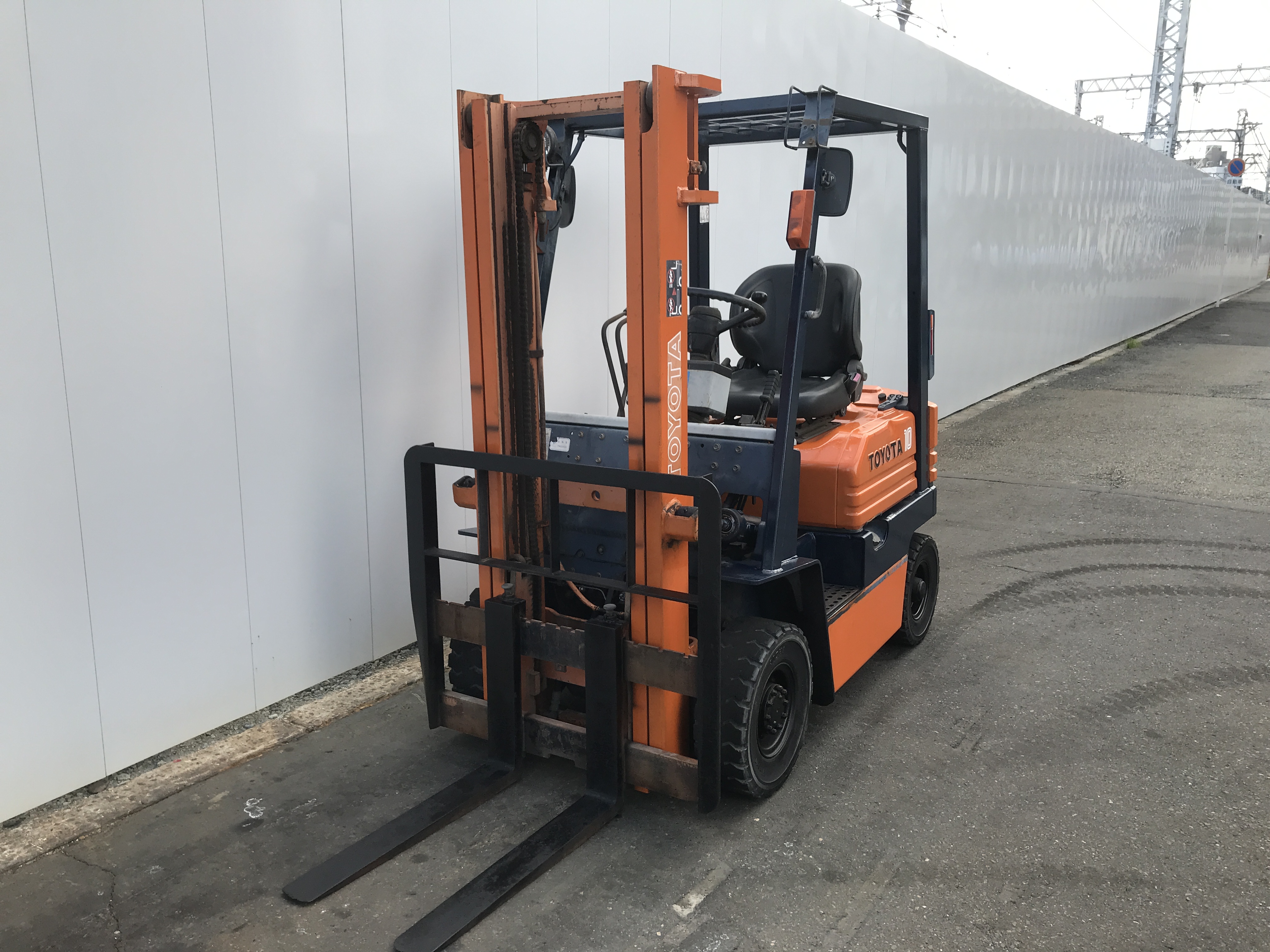 トヨタ 1.0ton ガソリン車 3ⅿマスト 5FGL10 – 中古フォークリフト