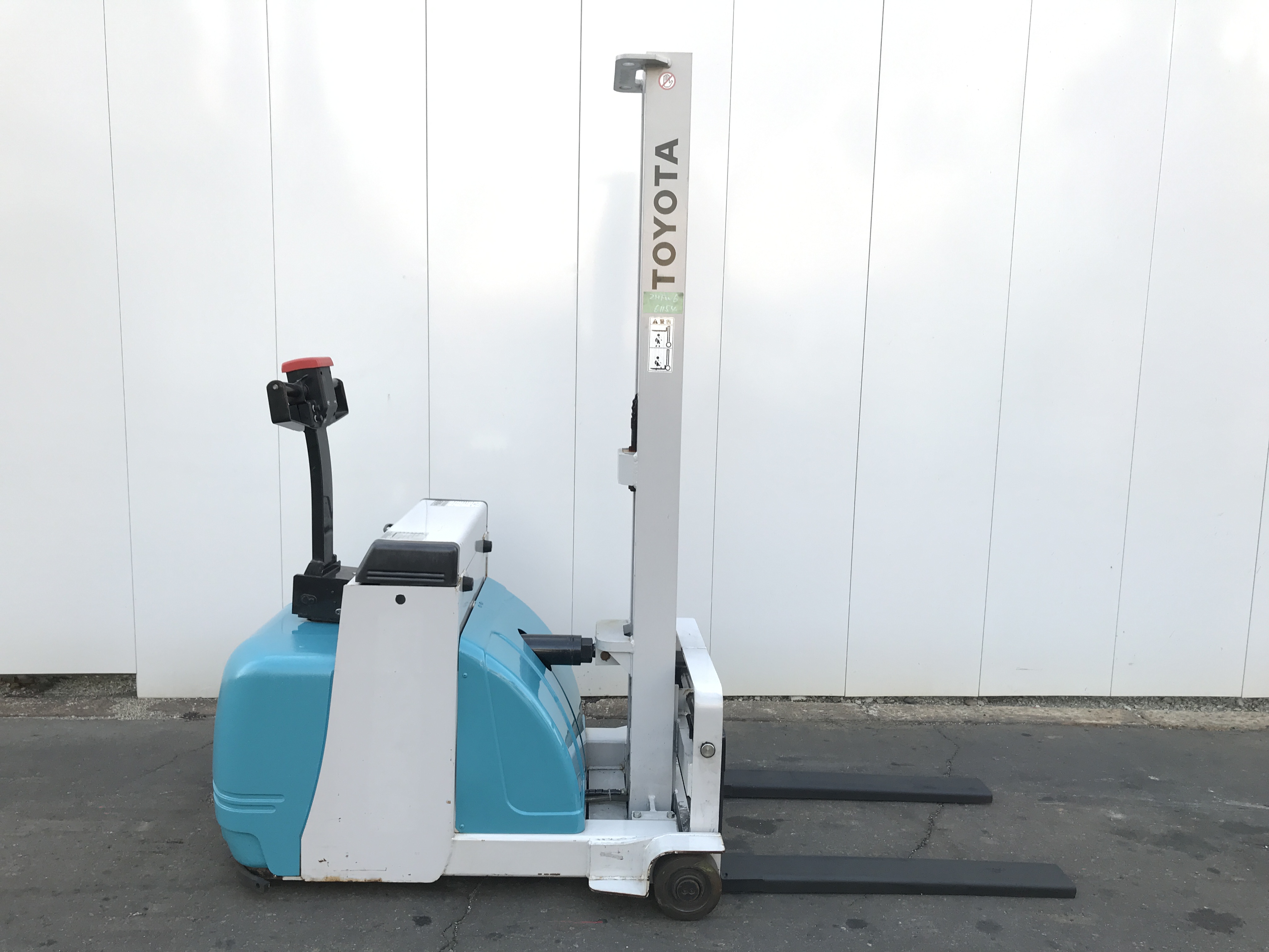 石狩市新港西引き取り限定】電動フォークリフト ウォーキー 3HSW6（600kg）