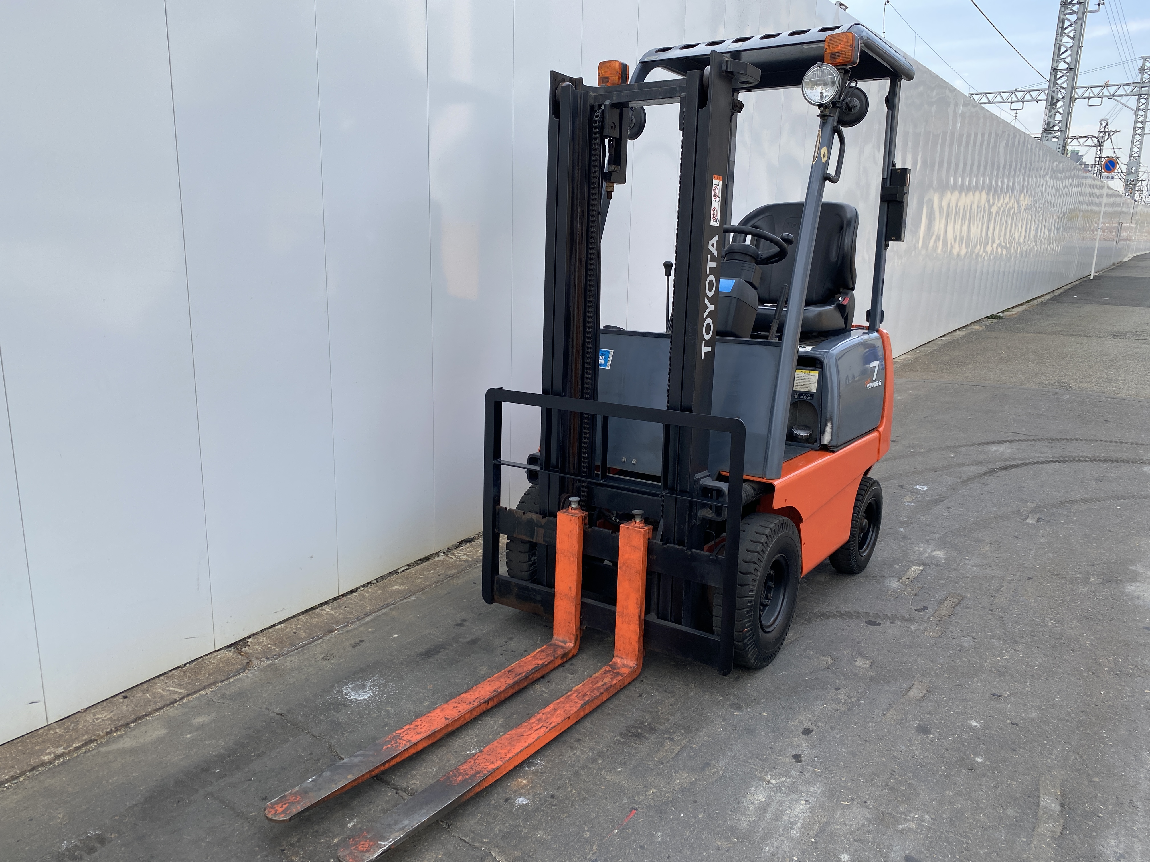 トヨタフォークリフト2FGL7 700kg 最終値下げ