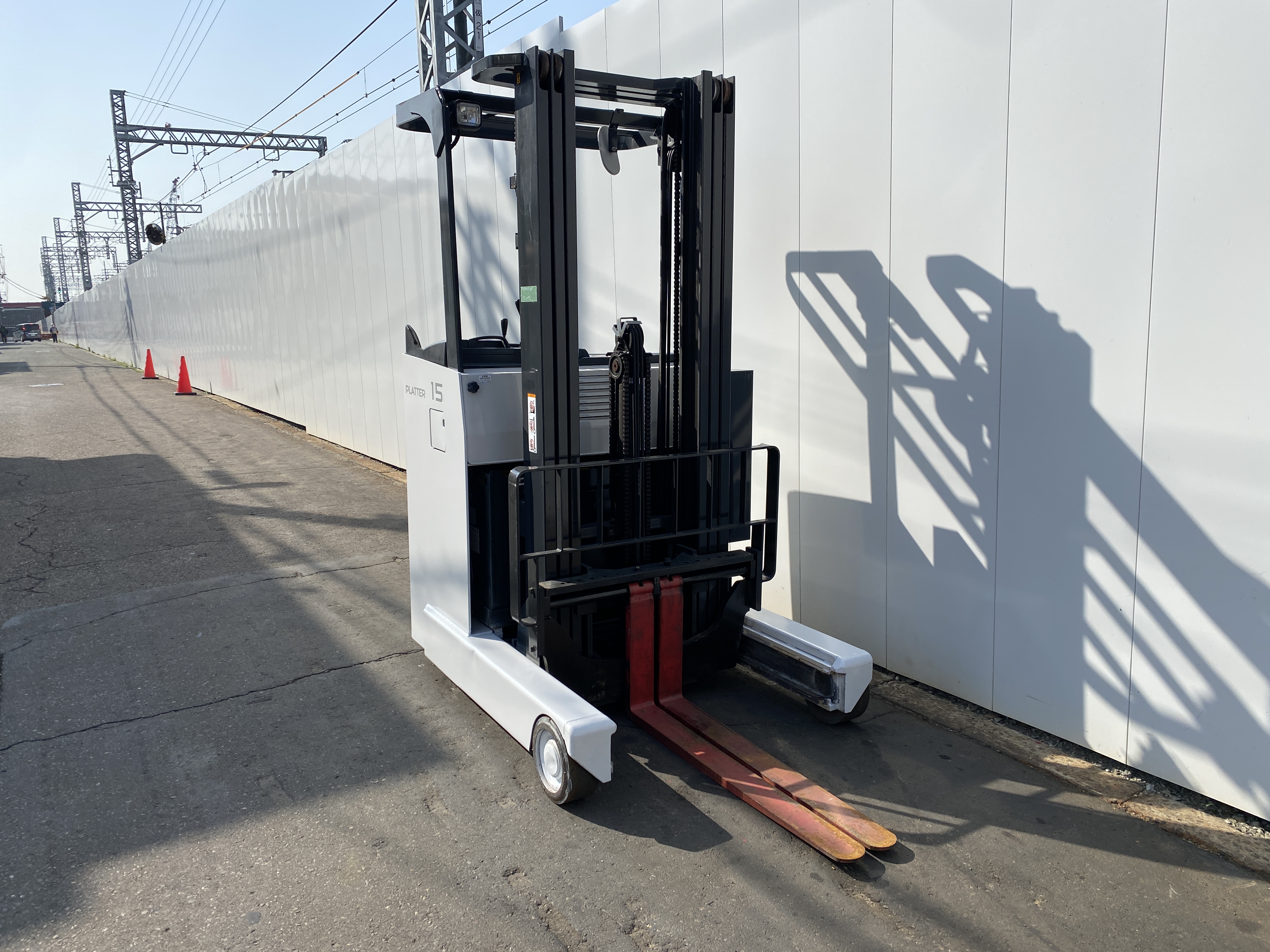 新車並!! 2017年 フルフリ 1.5トン バッテリーフォークリフト FBR15SX2