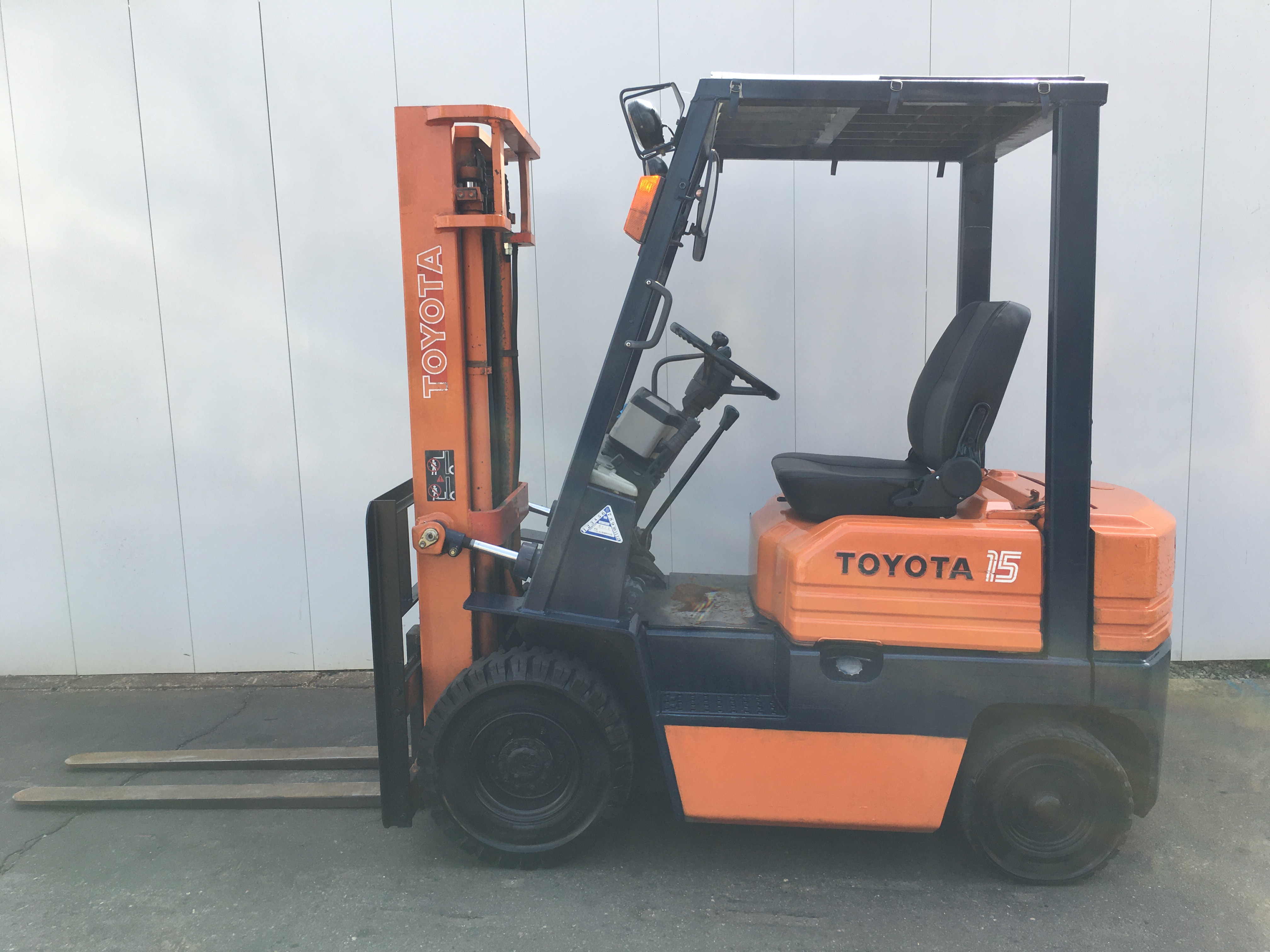 トヨタ ガソリン車 1.5ton 3mマスト 40-5FG15 – 中古フォークリフト