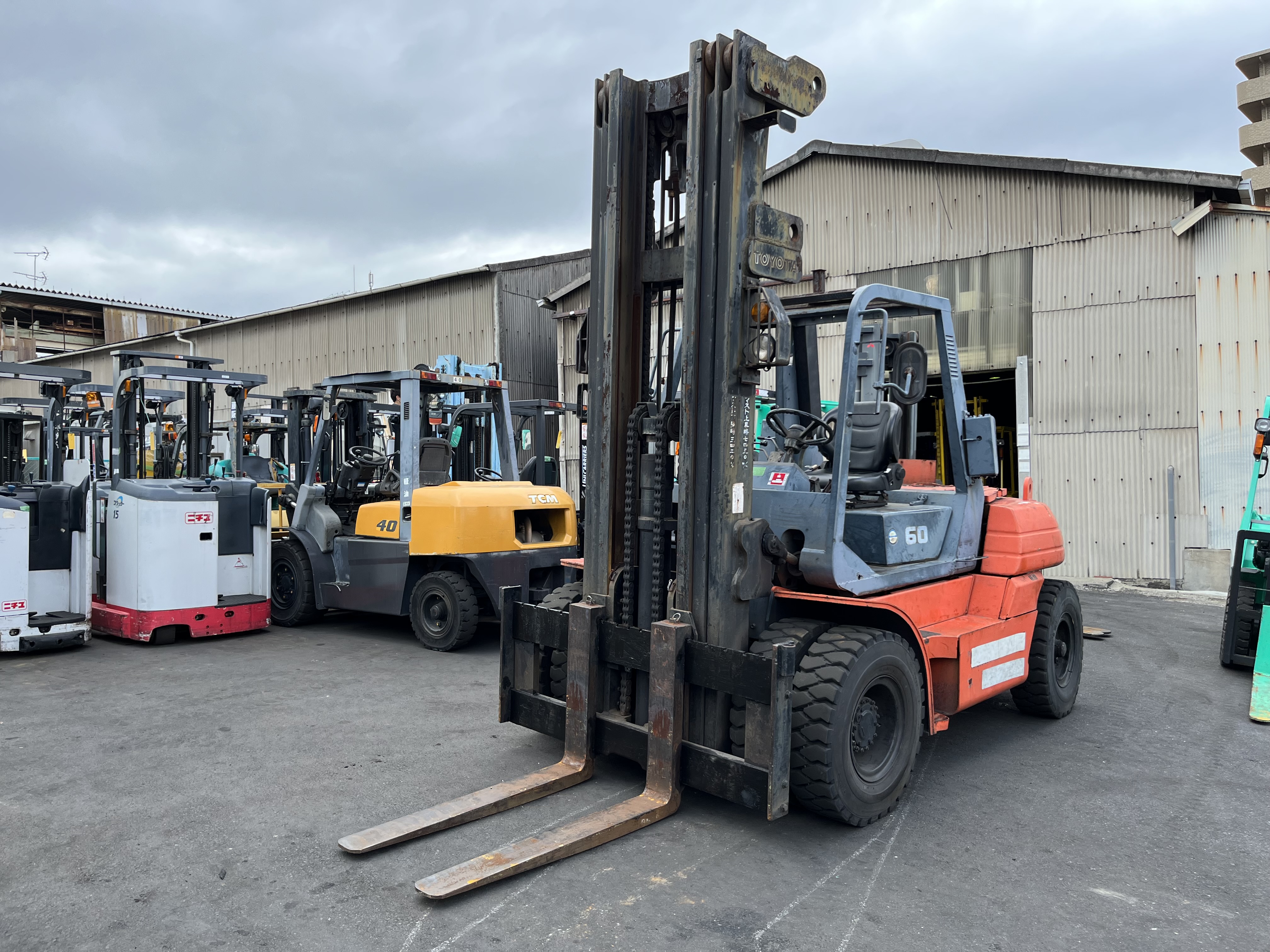 ジャンク品) (業者様向け) トヨタ ディーゼル車 6ton 6m三段マスト 20