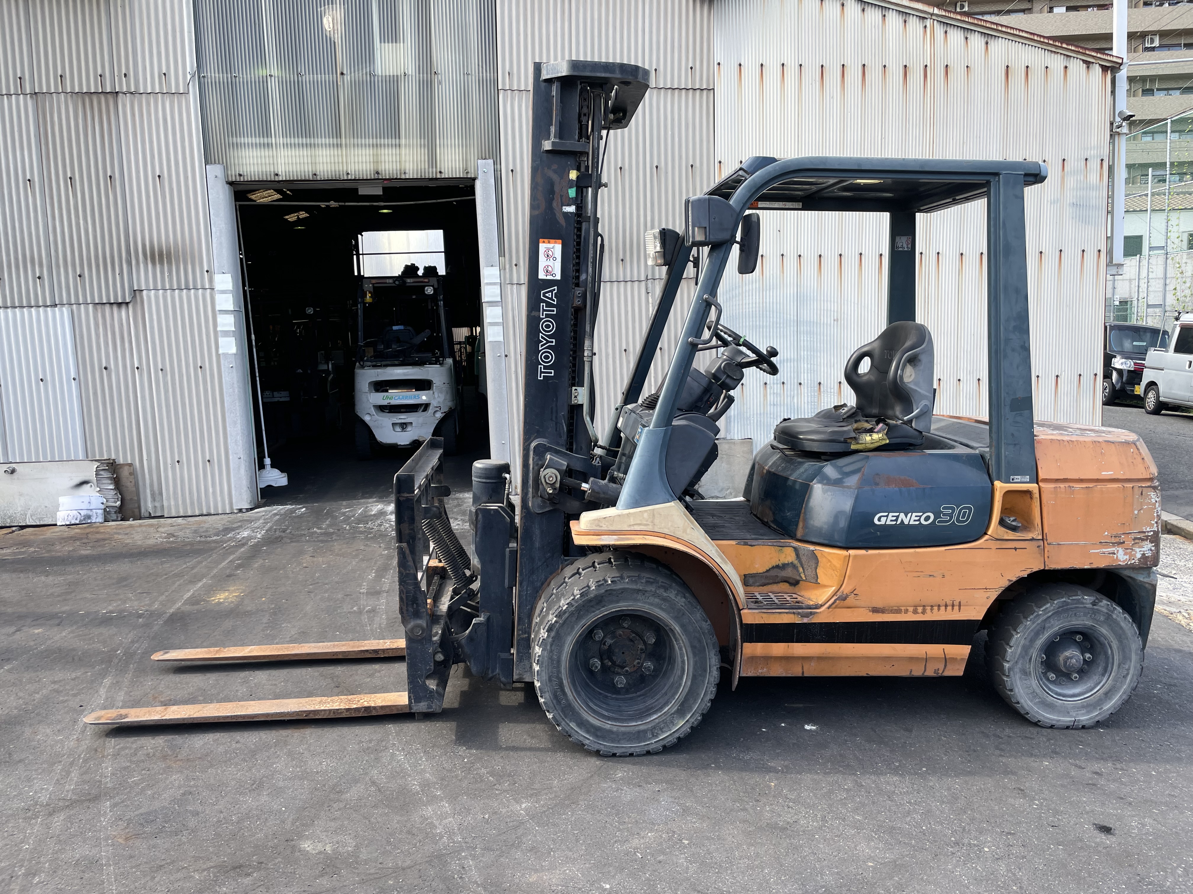 現状格安車輛) トヨタ ディーゼル車 3.0ton 5m三段マスト ヒンジ 7FD30