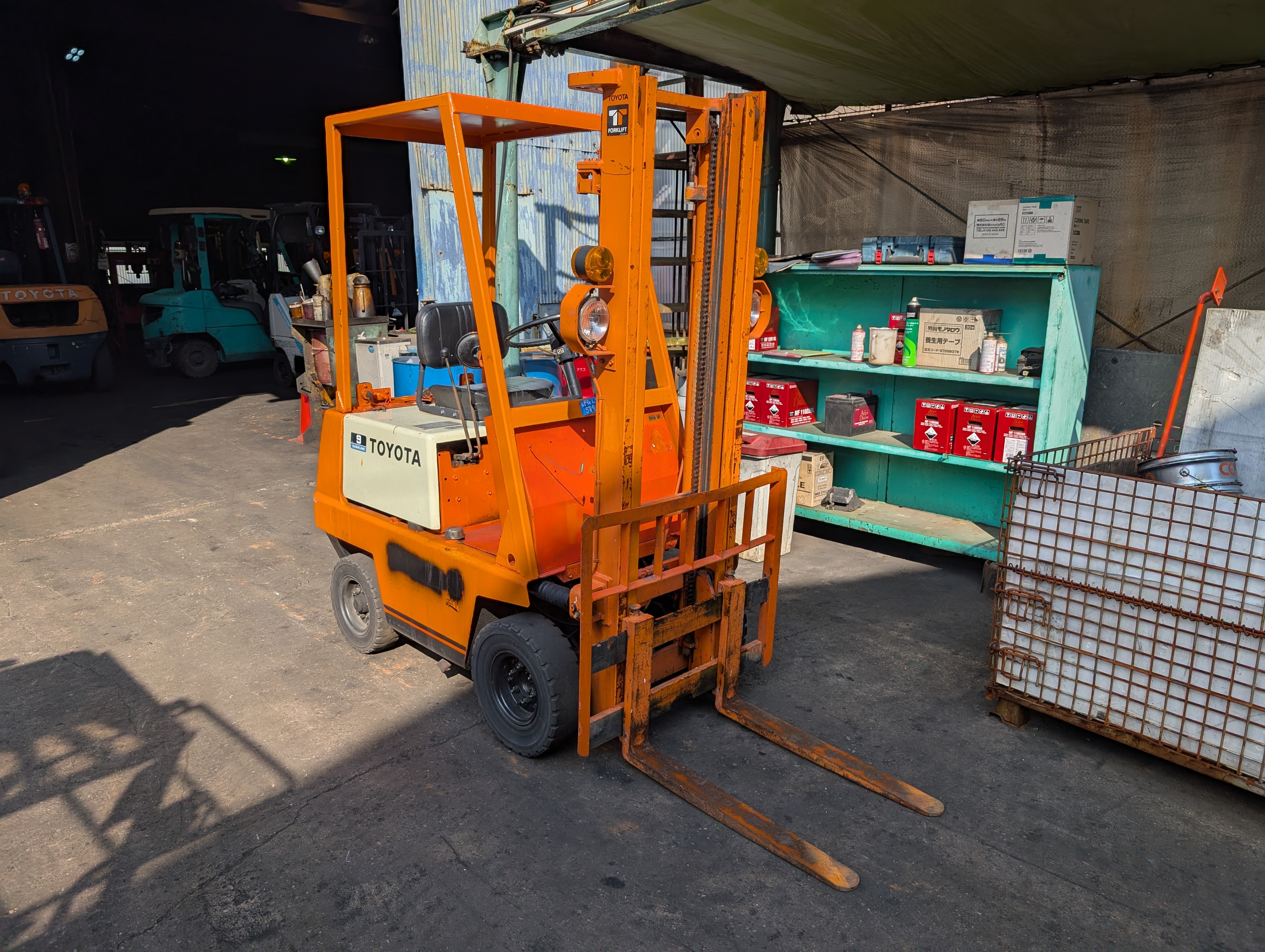 現状格安販売） トヨタ ガソリン車 0.9ton 3mマスト 2FGL9 小型特殊