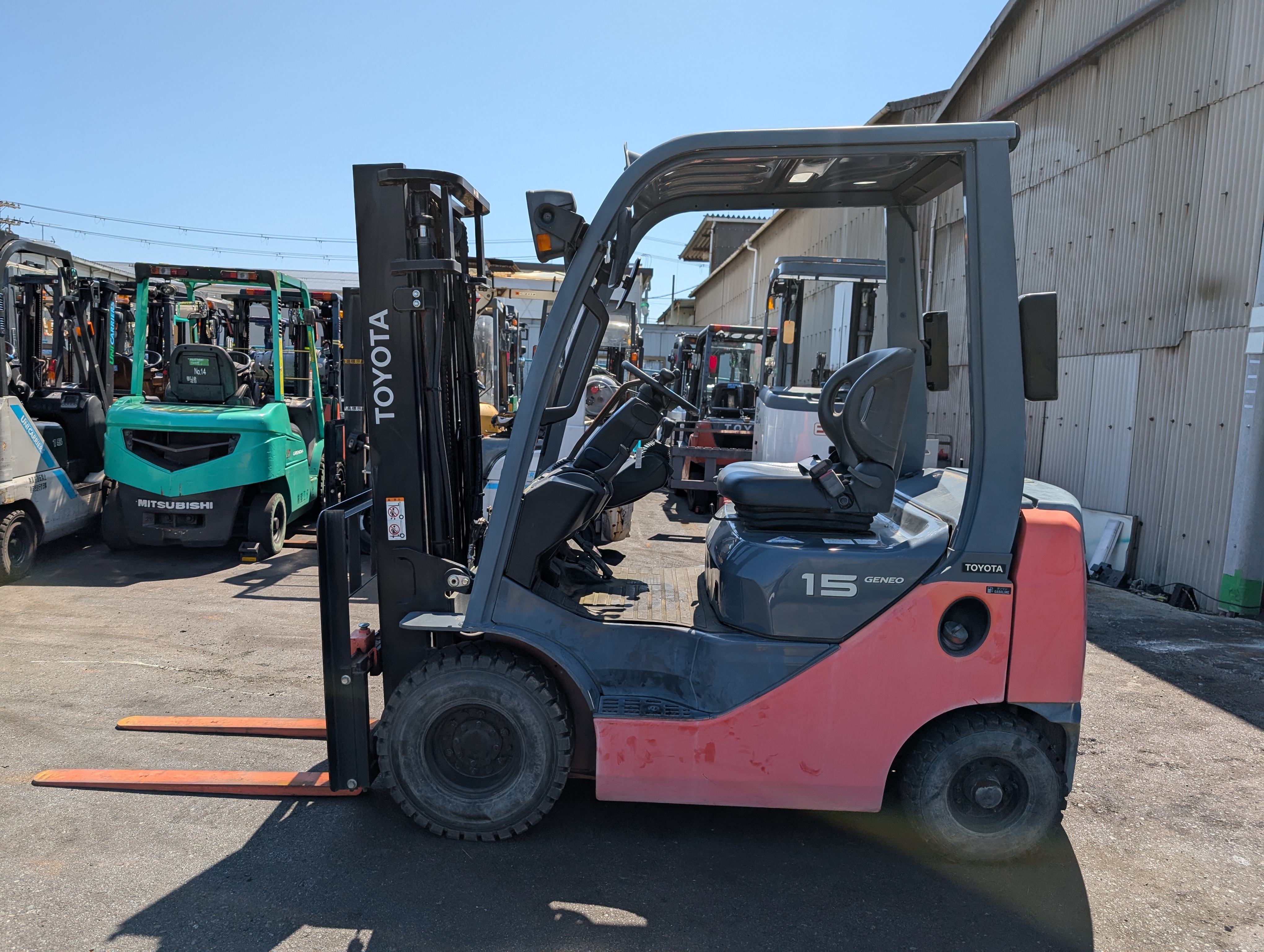 現状格安販売） トヨタ ガソリン車 1.5ton 3mマスト 8FGL15 小型特殊